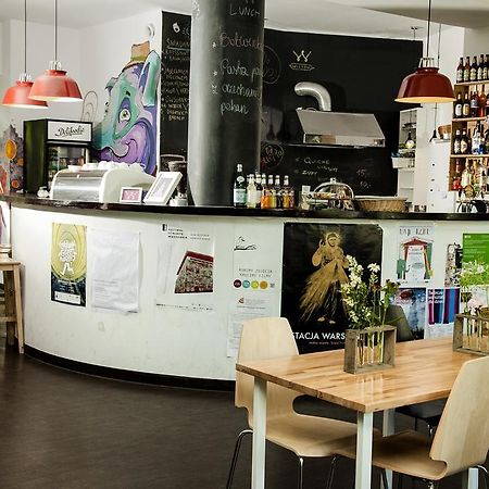 Wilson Hostel Warszawa ภายนอก รูปภาพ