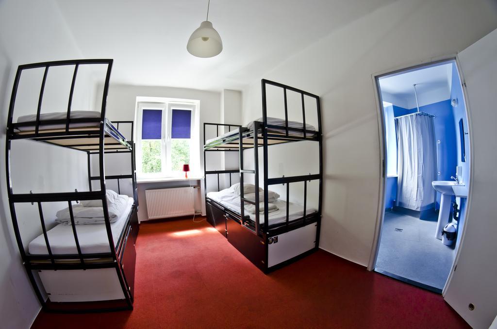 Wilson Hostel Warszawa ภายนอก รูปภาพ